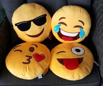 Emoji Emotion-Smiley kussen